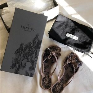 Valentino Nude/Poudre Lace sandals thong slipper